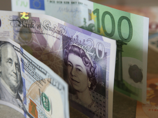 Из ФНБ решили исключить &laquo;недружественные&raquo; валюты: эксперты обозначили риски