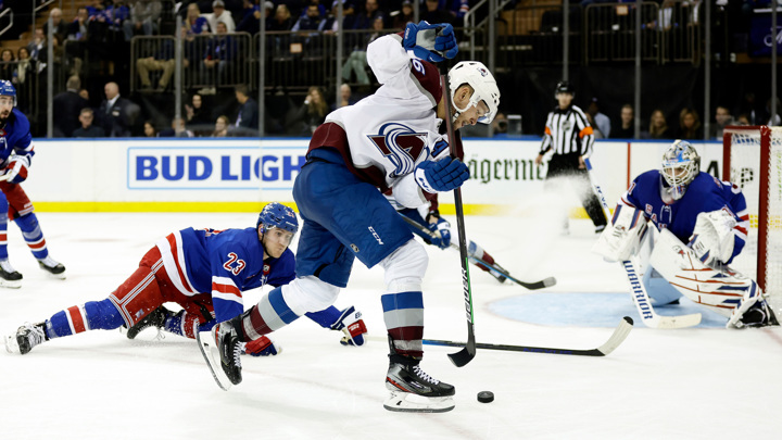 "Колорадо" переиграл "Рейнджерс" в серии буллитов