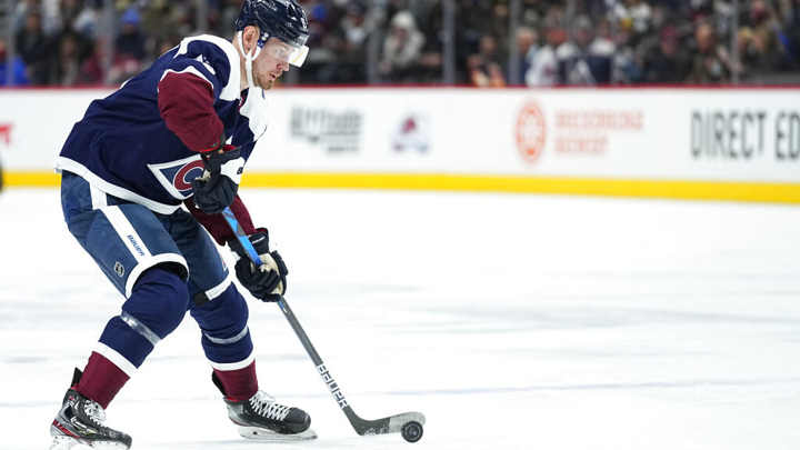 "Колорадо" уступил дома "Ванкуверу"