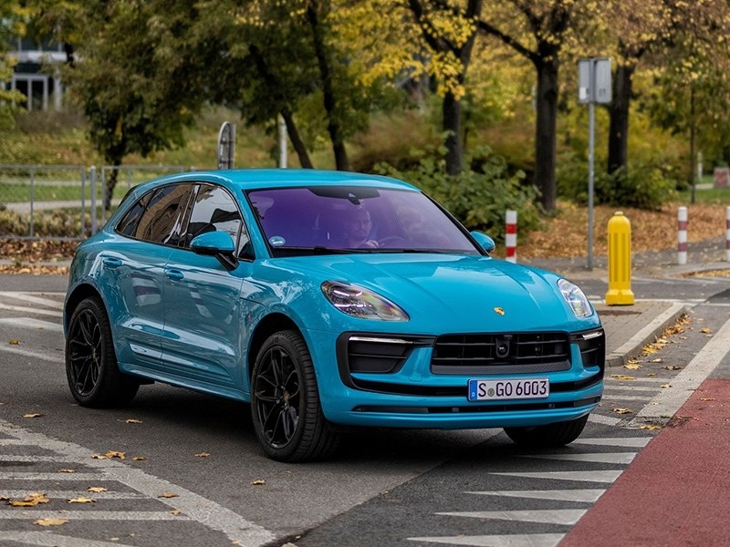 Летом до России доберется новая версия Porsche Macan