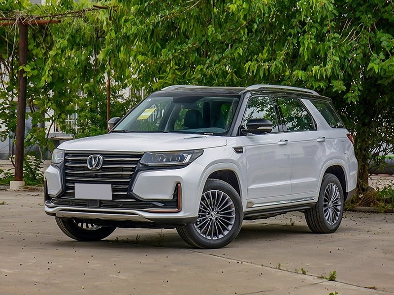 На российский рынок вышел флагманский кроссовер CS95