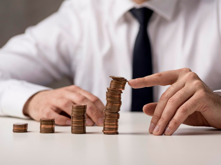 Названы категории граждан, чьи доходы сократились за год