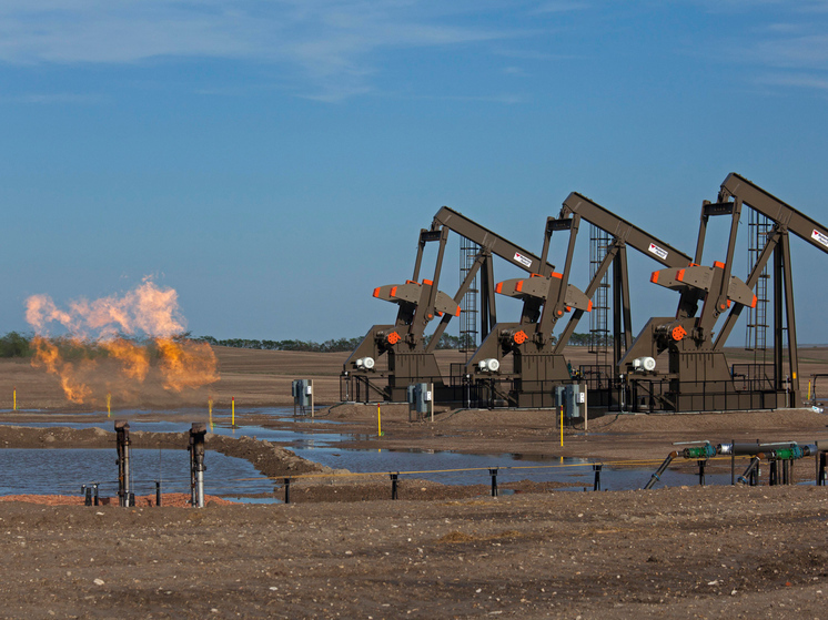 Названы толкающие цены на нефть вниз страны: насколько велик риск