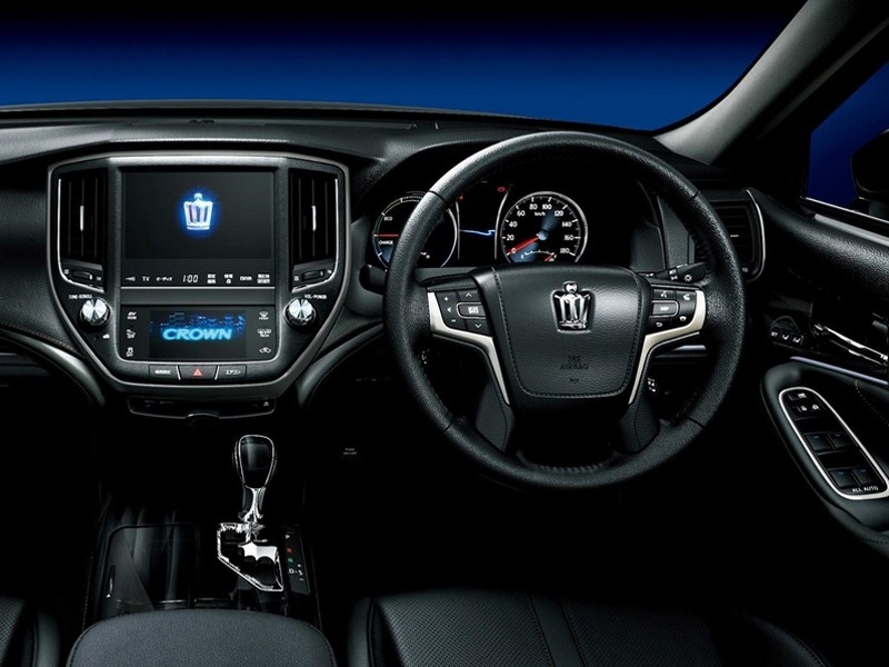 Новая Toyota Crown получит приставку Signia к названию