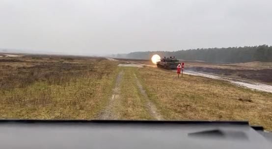 Посол показал видео первого выстрела ВСУ из танка Leopard 2A6 в Германии