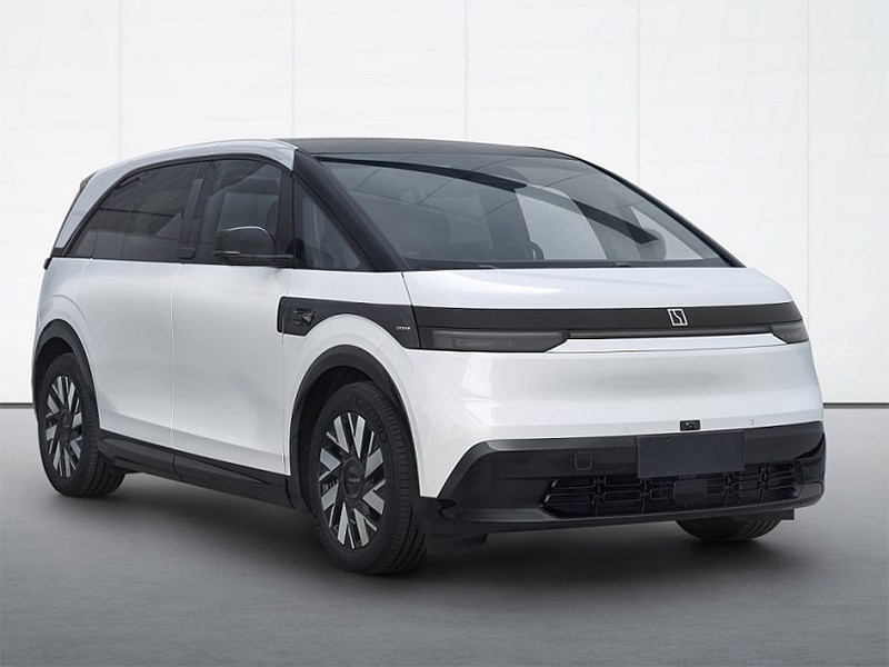 Рассекречен новый Zeekr MIX. Это минивэн 