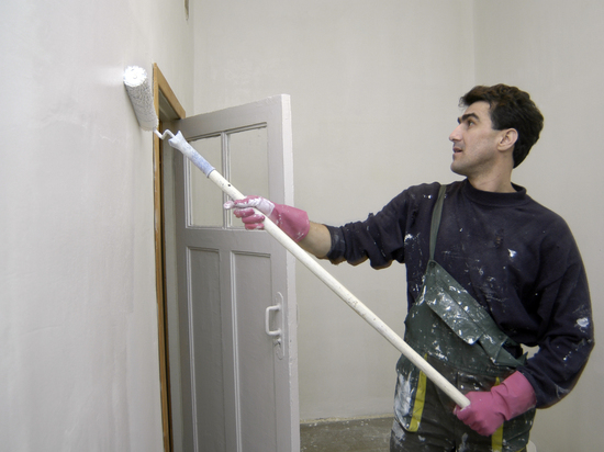 Россияне массово задумались о ремонте дома: как обойтись без кредита