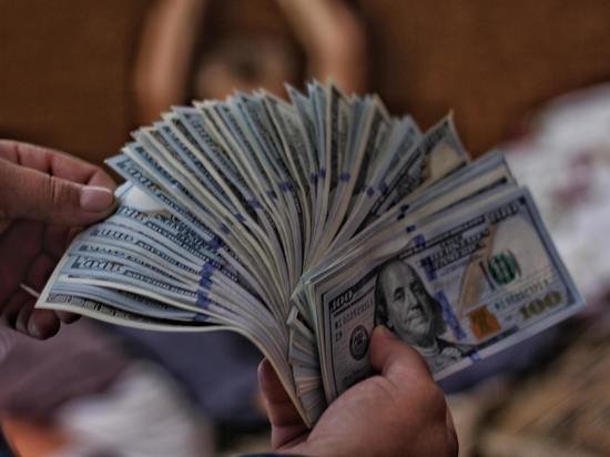 Российские банки безбожно схитрили, введя комиссию за валютные счета