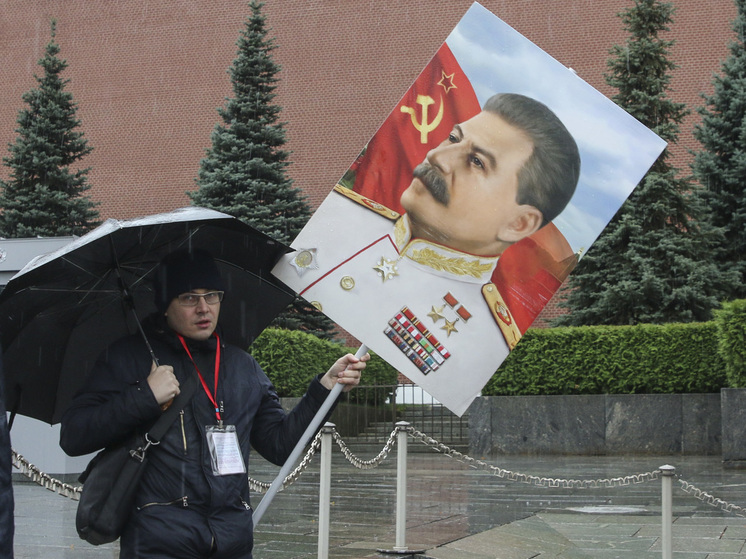 &laquo;Рубль обречен&raquo;: нужны ли России сталинские методы управления валютным курсом