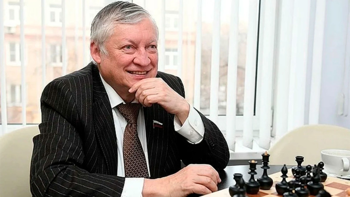 Шахматы. Анатолий Карпов возглавил "Турнир звезд"