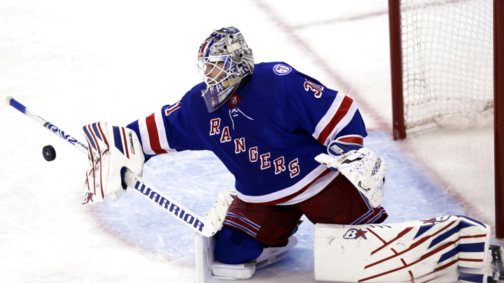 Шестеркин установил рекорд "Рейнджерс" по отраженным броскам