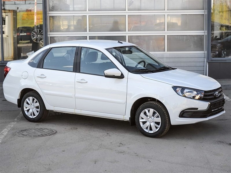 "Упрощенная" Lada Granta получит кондиционер