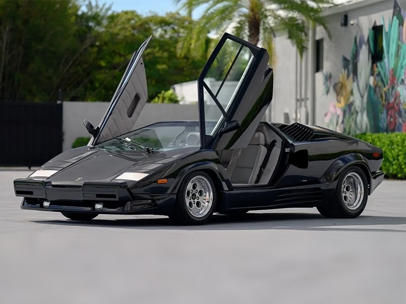 Взгляните на уникальный Lamborghini Countach
