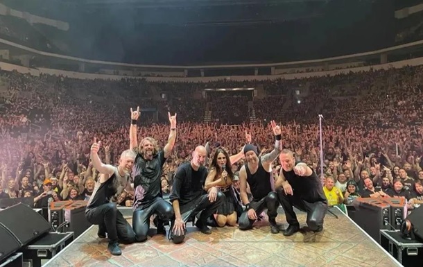 Within Temptation подняли флаг Украины на концерте в Миннеаполисе